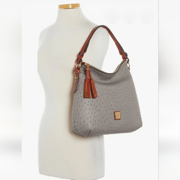 🔥New W/Tags, Dooney & Bourke Twist Strap Hobo In Rare Grey Ostrich/Natural/Gold - Picture 3 of 8